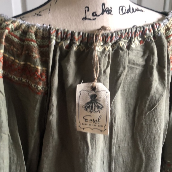 ♥️ NEW ♥️textured Moss Green Blouse with Beautiful Stitching - Picture 6 of 10